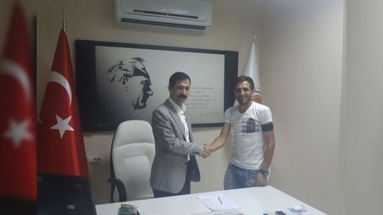 Karaköprü Belediyespor'da transfer devam ediyor.