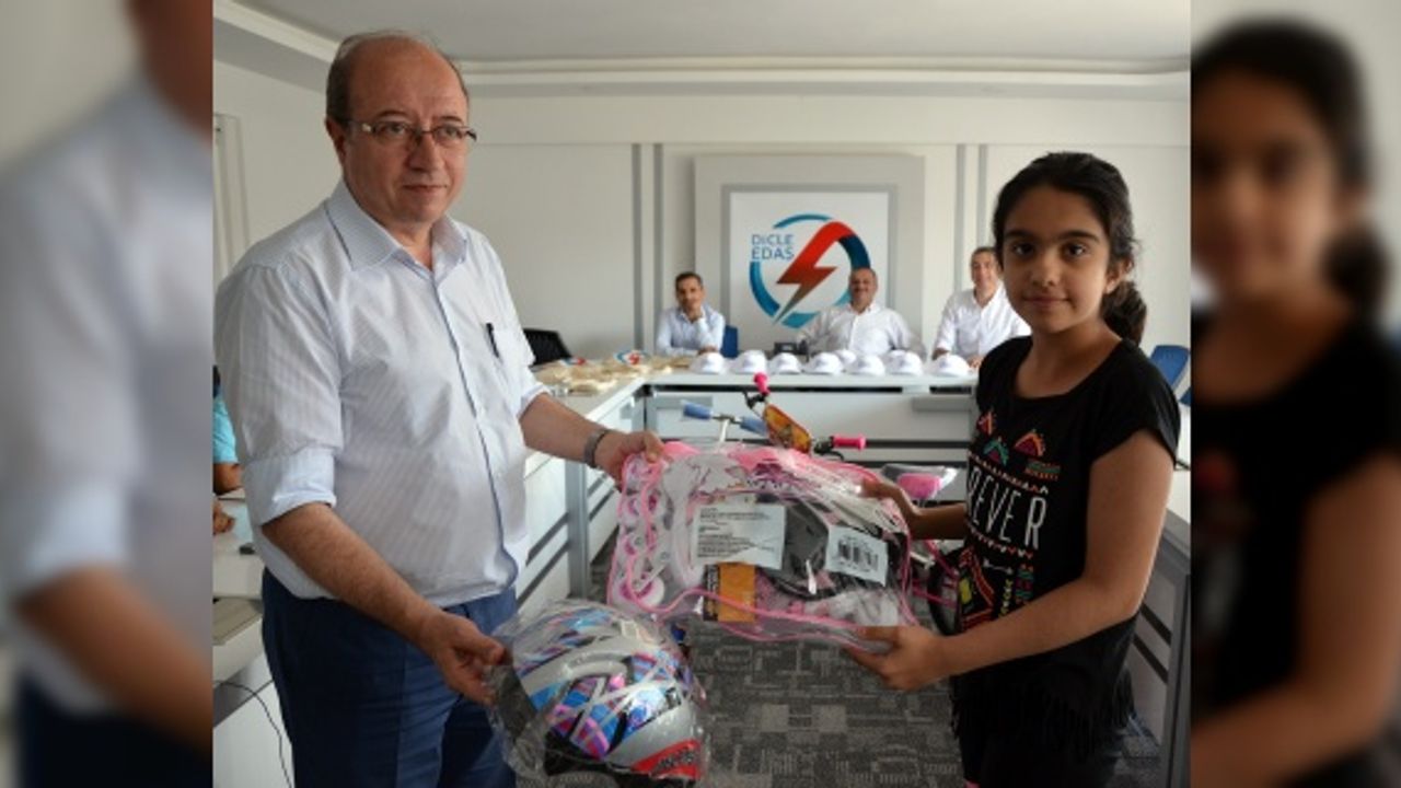 Resim yarışmasında dereceye girenler ödüllerini aldı