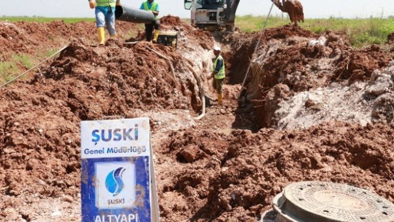 Harran ilçesinde de alt yapı çalışmalarına aralıksız devam ediyor.