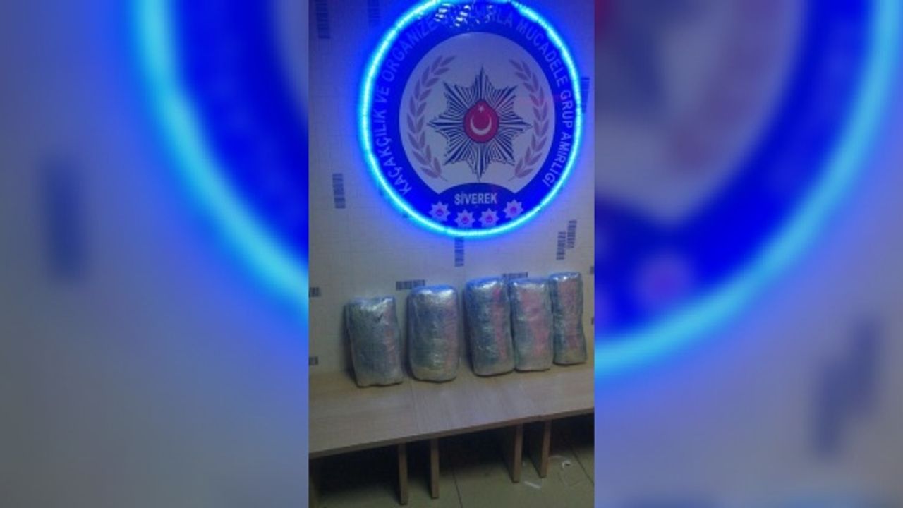 12 kilo 320 gram esrar maddesi ele geçirildi