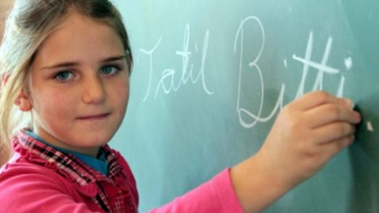685 bin 240 öğrenci ders başı yapacak.