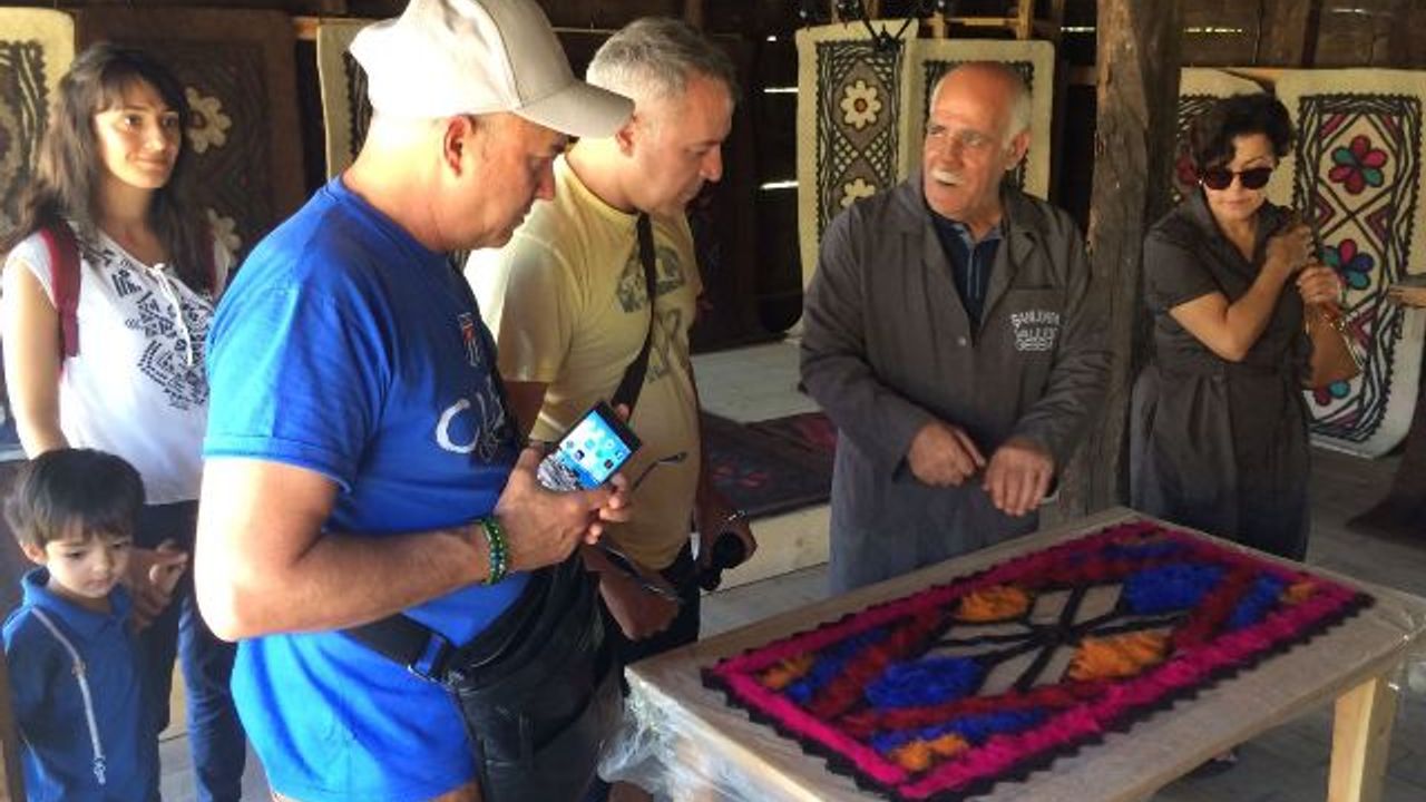 Geleneksel el sanatları Ankara’da tanıtılıyor.
