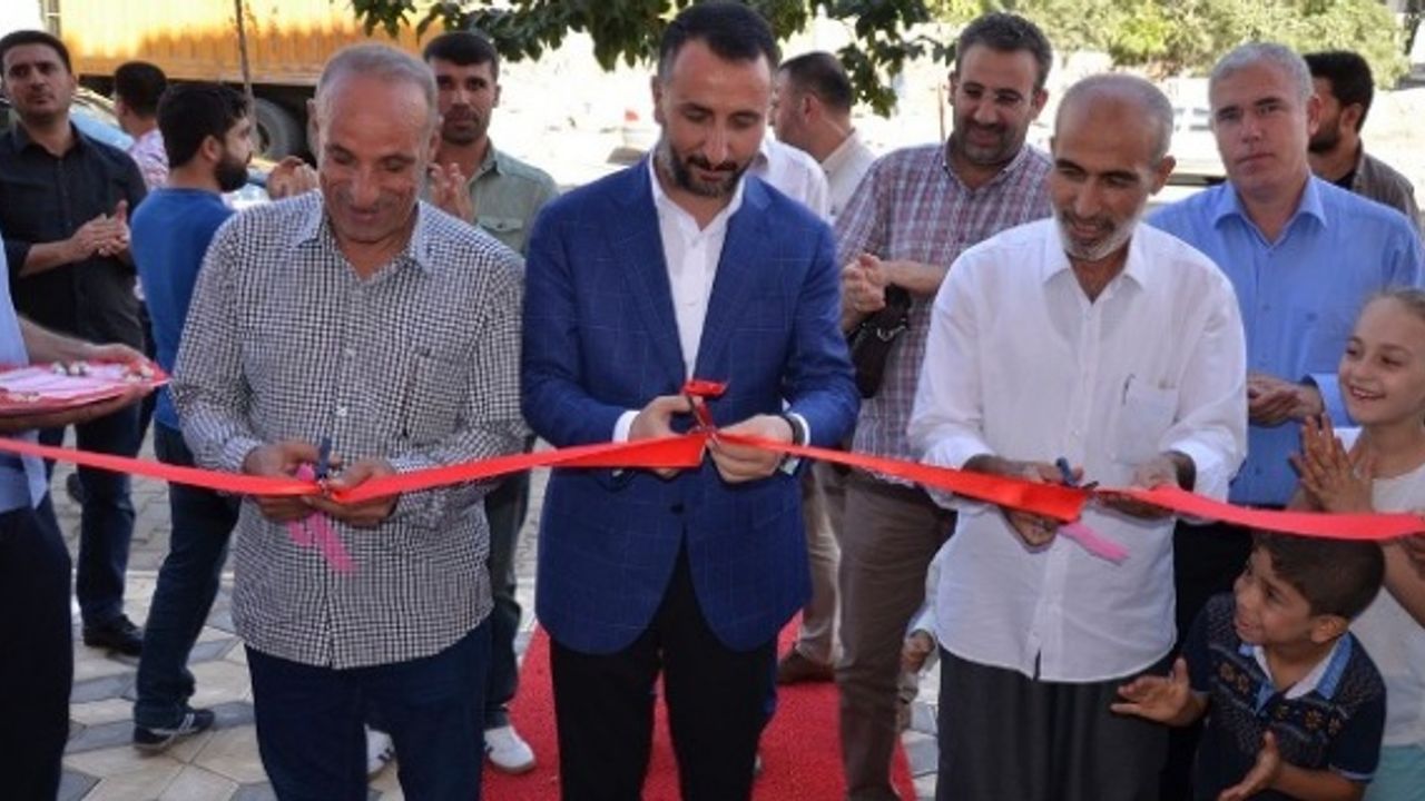 Yılmaz, sağlık merkezinin faaliyetleri hakkında bilgi aldı.