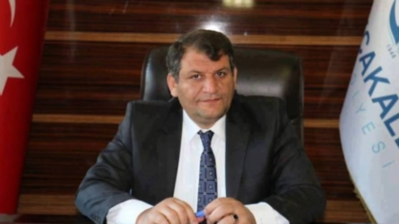 Ayhan,"2018'in barış,  huzur, ve kardeşlik getirmesini temenni ediyorum."