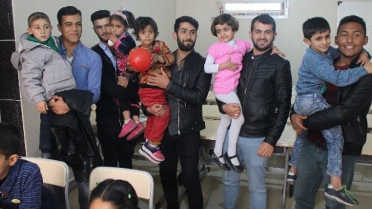 Harran Üniversitesi Öğrencileri Yetim Çocukları Ziyaret Etti