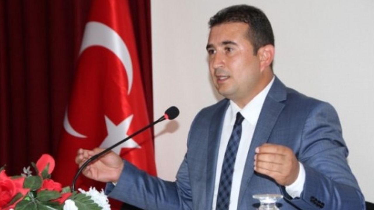 Kama,"tüm hemşehrilerimizin yeni yılını kutlar, sağlık mutluluk ve başarı dolu günler dilerim."