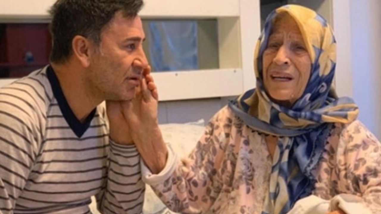 Sanatçı İzzet Yıldızhan'ın annesi hayatını kaybetti