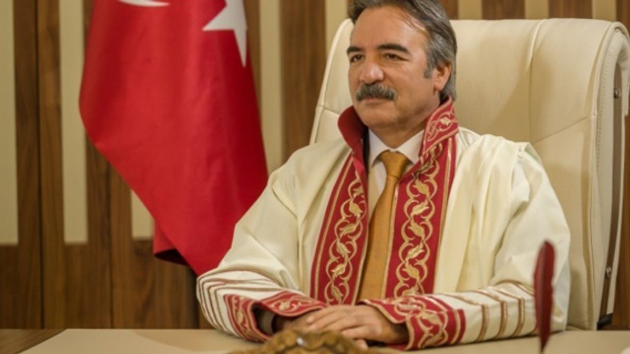 Nevşehir Hacı Bektaş Veli Üniversitesi Rektörü Bağlı görevden alındı