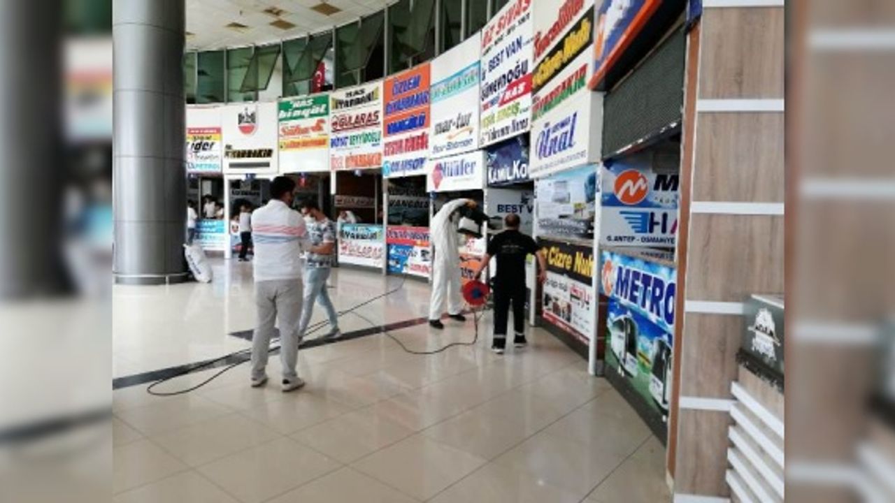 Şanlıurfa Şehirlerarası Otobüs Terminali’nde dezenfekte çalışmaları tamamlandı