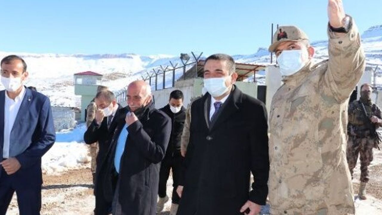 Vali Hacıbektaşoğlu,Mehmetçikler, vatandaşlar ve öğrencilerle bir araya geldi