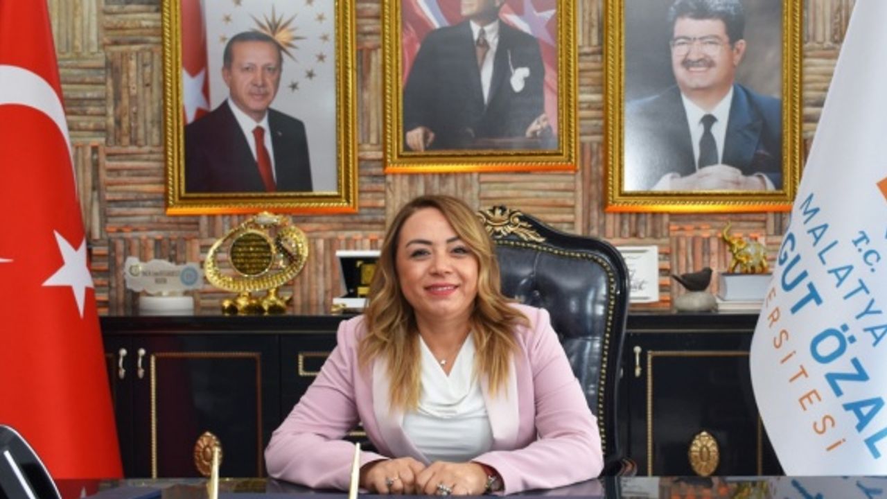 2020 YILININ EN BAŞARILI REKTÖRÜ PROF. DR. KARABULUT SEÇİLDİ