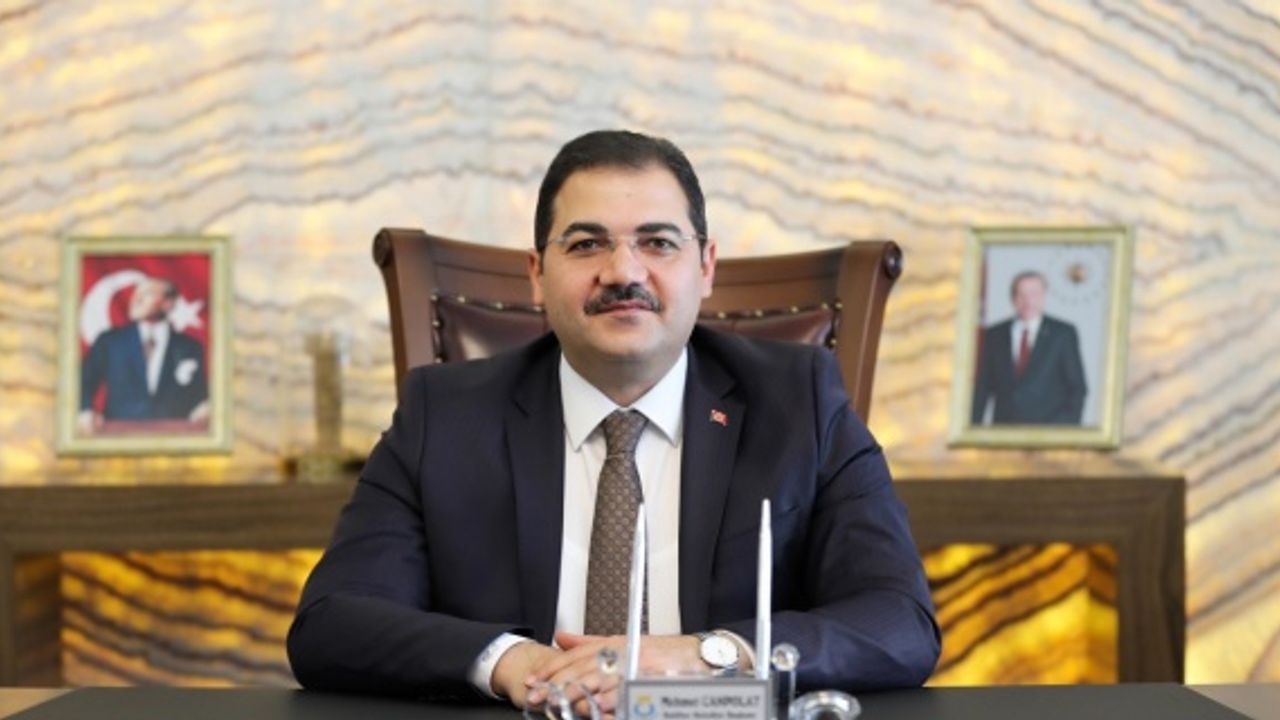 Başkan Canpolat "Öğretmenlerimizin 24 Kasım Öğretmenler Günü kutlu olsun"