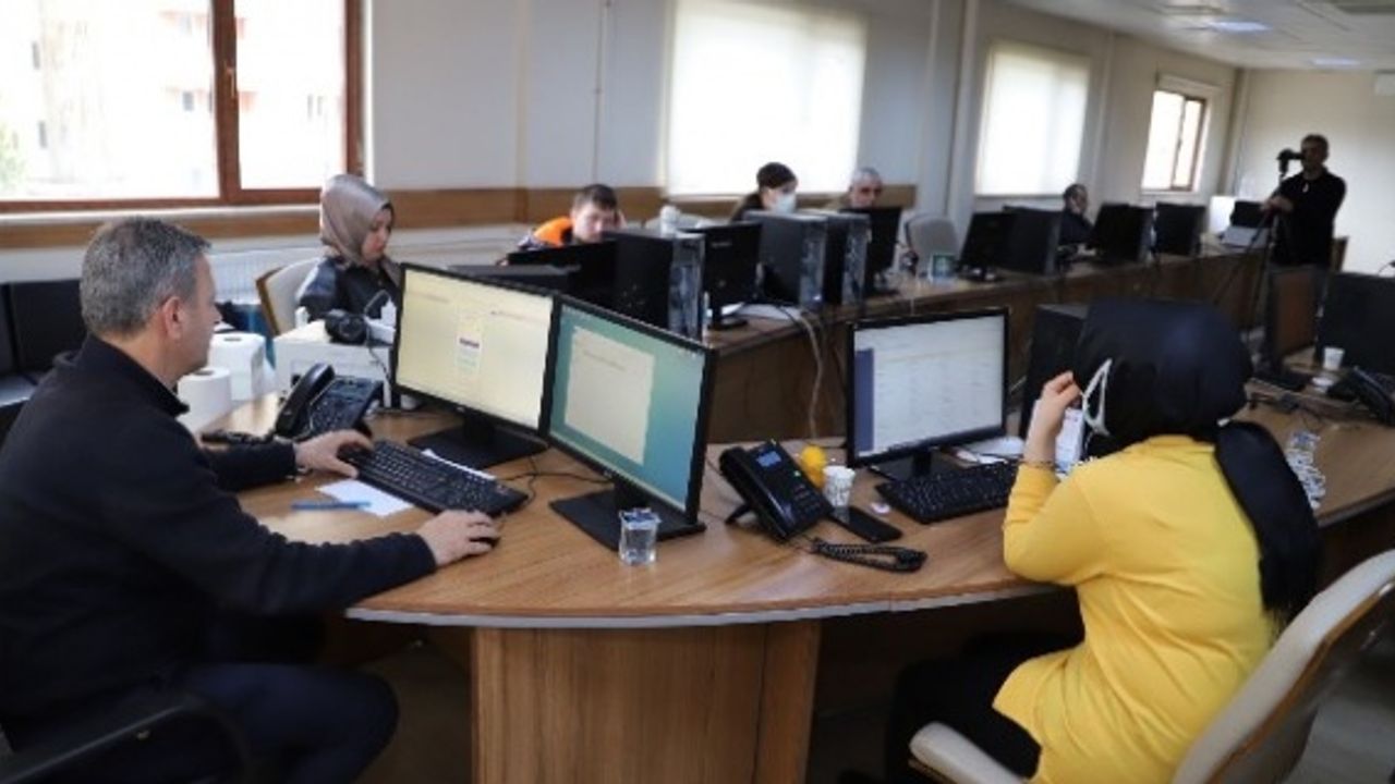 Covid-19 Çağrı Merkezi Halkımıza Hizmet Vermeye Devam Ediyor.