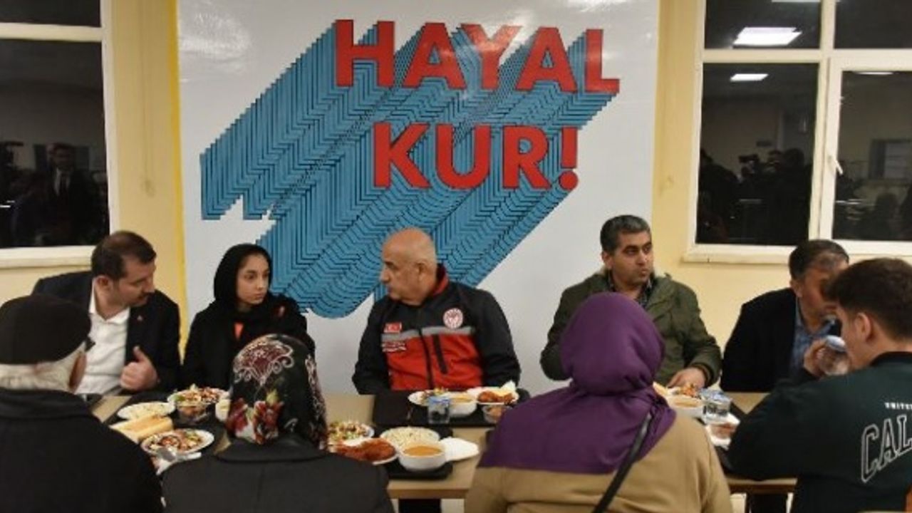 Bakan Kirişçi "bu büyük felaketin yaralarını hep birlikte saracağız"