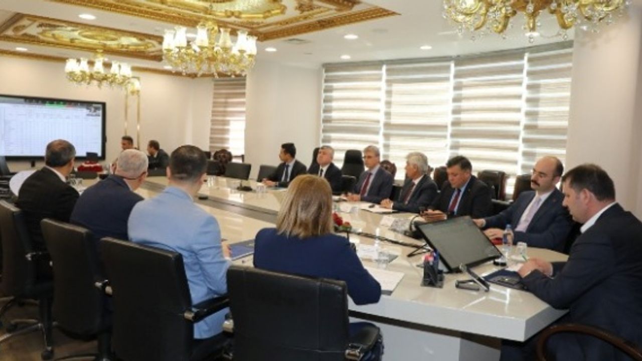 Vali Ayhan, "Öğrencilerimizin kesintisiz ve güvenli bir ortamda eğitim almaları için gereken çalışmalarımızı tamamladık."