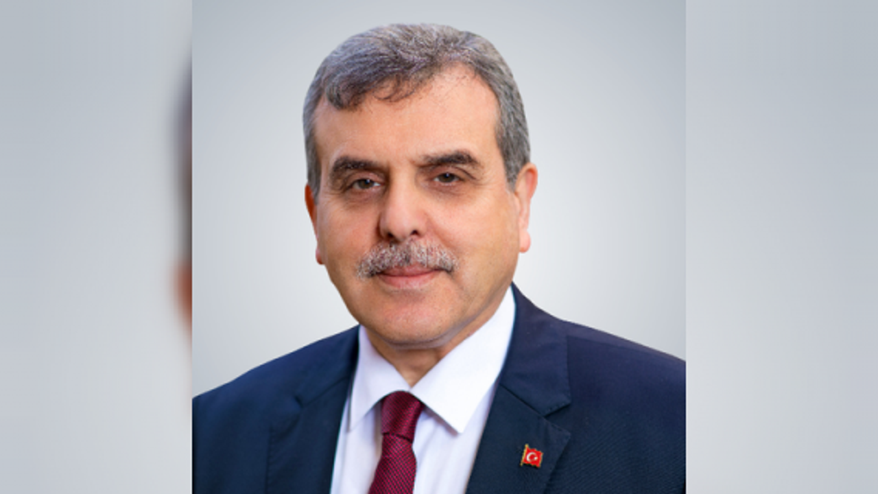 Başkan Beyazgül "Kadir Gecesi'nin milletimize, İslâm âlemine ve tüm insanlığa hayırlar getirmesini niyaz ediyorum"