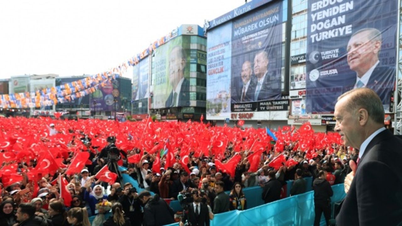 Cumhurbaşkanı Erdoğan “İnsanımızın hayat kalitesini yükseltiyor, yatırımla, istihdamla, üretimle ülkemizi büyütüyoruz”