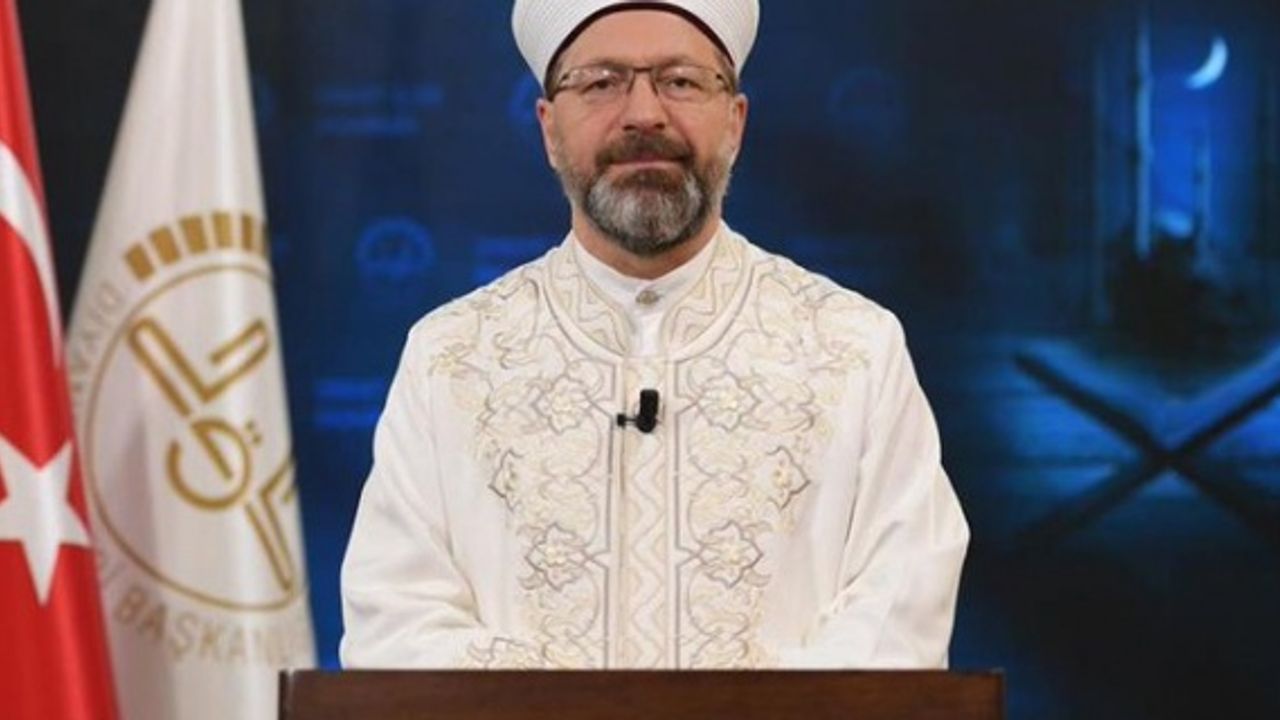 Erbaş "milletimizin ve İslam aleminin Kadir Gecesi’ni tebrik ediyorum"