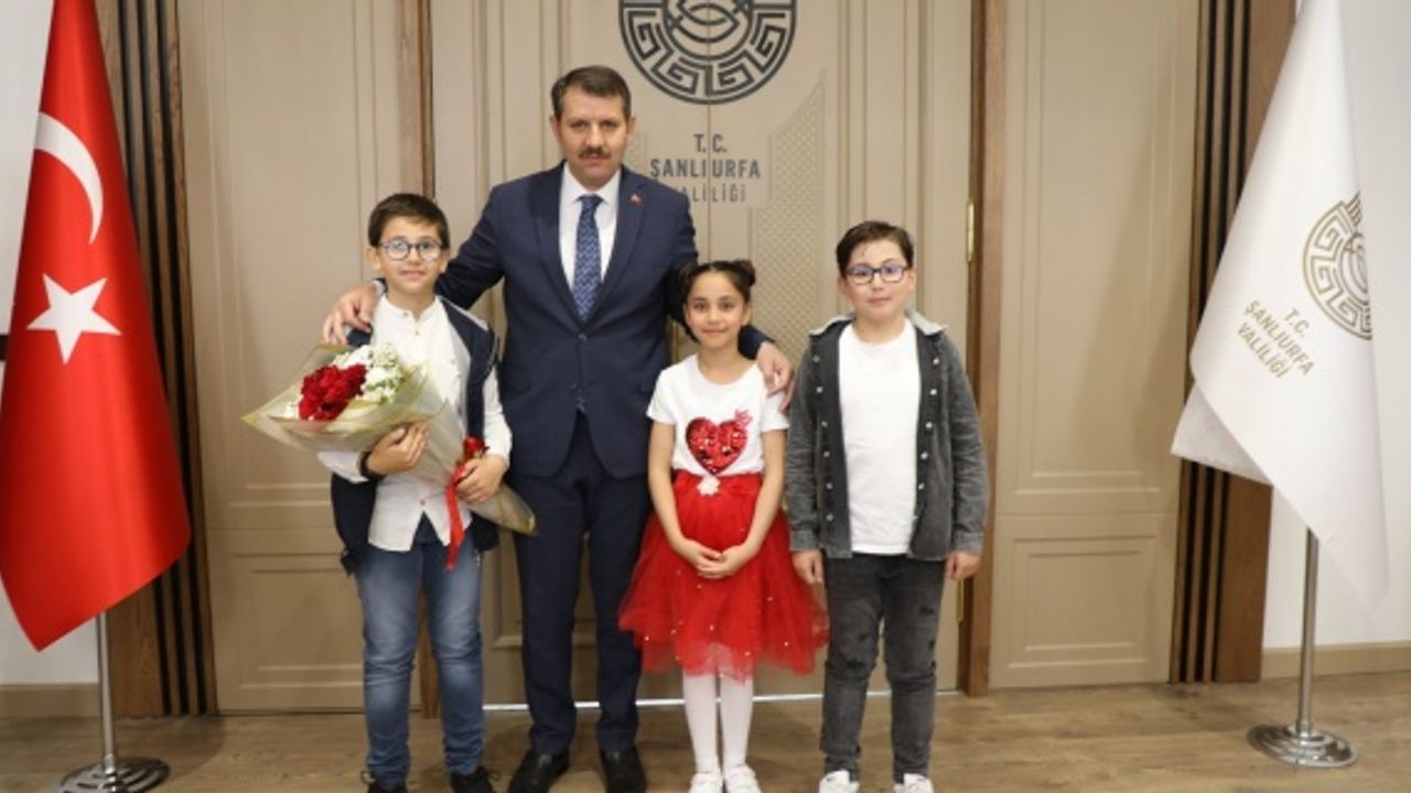 Vali Ayhan "bütün evlatlarımızın güzel bir geleceğe sahip olması için vazife başındayız"