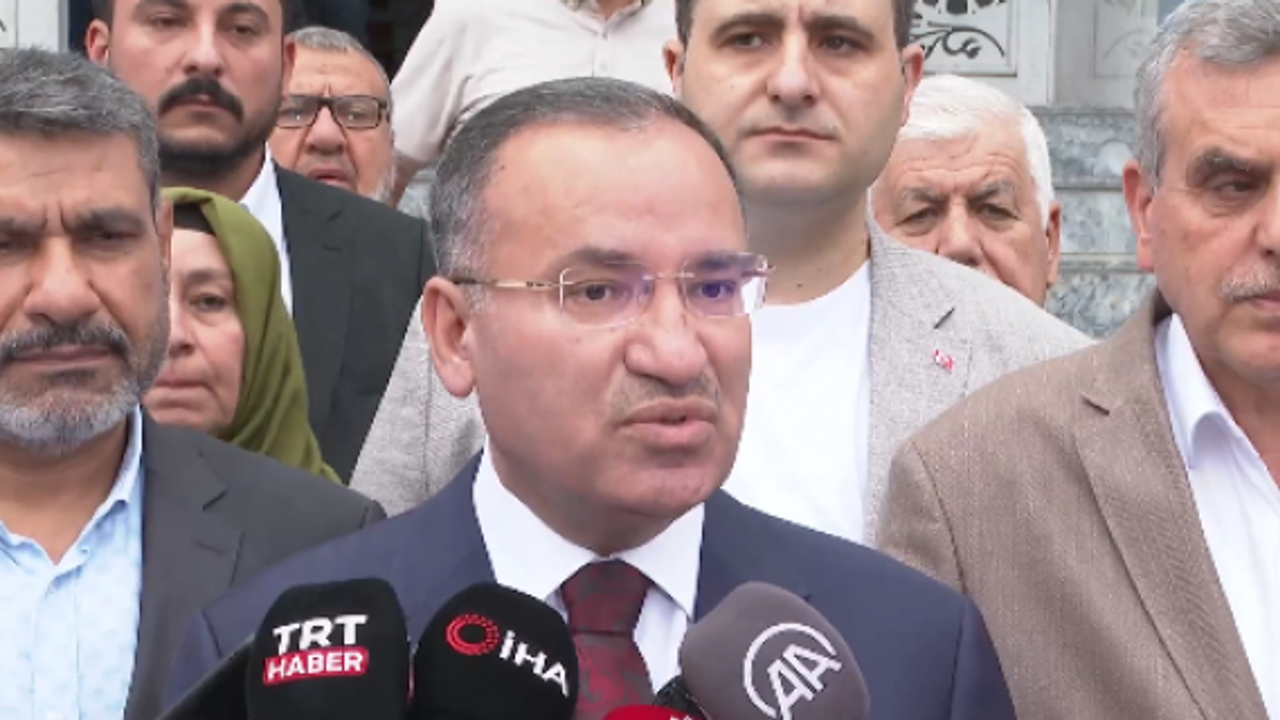 Bakan Bozdağ "Milletimizin, milli iradesine ve demokrasisine sahip çıkması mükemmel"