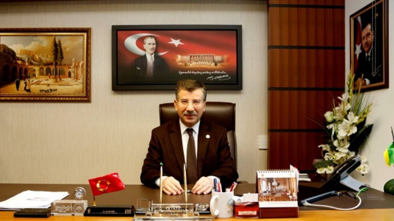 Cevheri "Bu milletin bir ferdi olmak ve sizlerin hemşehrisi olmak başlı başına bir övünç kaynağıdır."