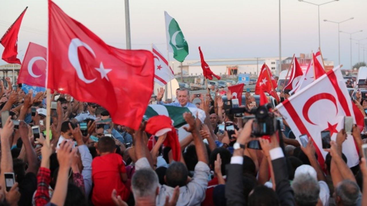 Cumhurbaşkanı Erdoğan "Türkiye gibi bir vatanımız, Türkiye gibi bir yuvamız olduğu için Allah'a ne kadar şükretsek azdır"