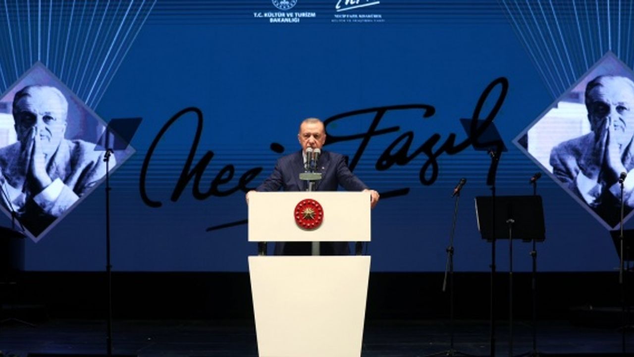Cumhurbaşkanı Erdoğan "Üstadın Türkiye sevdasını, büyük ve güçlü Türkiye idealini siyasetimizin merkezine yerleştirdik”