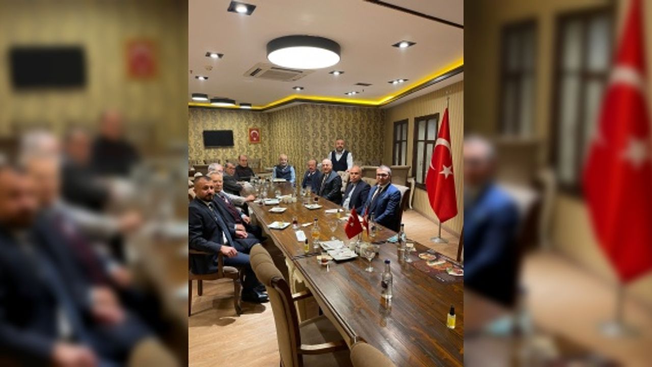 Savaş"Bu millete hizmet etmiş değerlerimiz ile bir araya geldik"