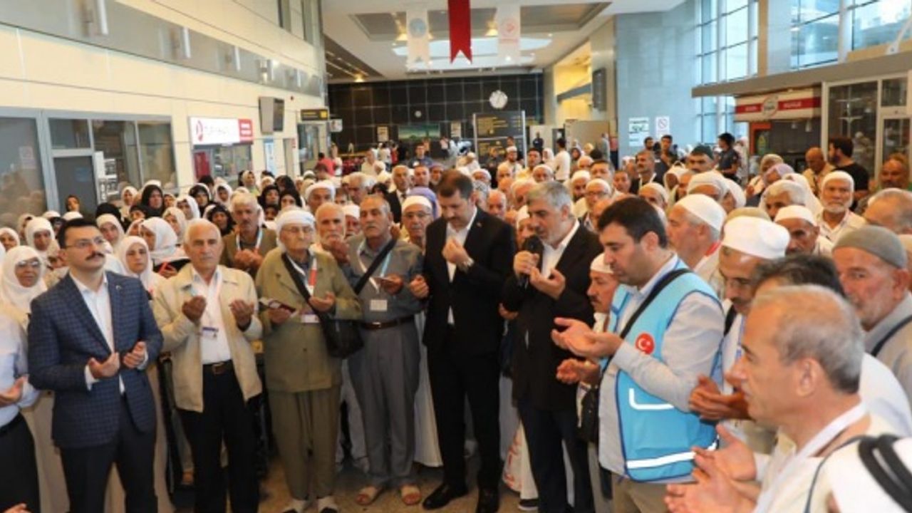 Vali Ayhan "Hayırla gitsinler, hayırla dönsünler"