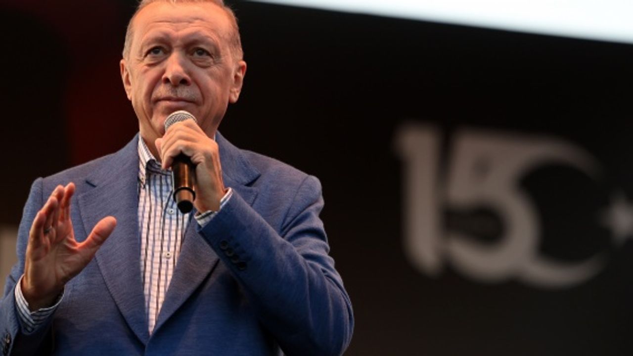 Cumhurbaşkanı Erdoğan "85 milyon olarak yine tek yürek, tek bileğiz"