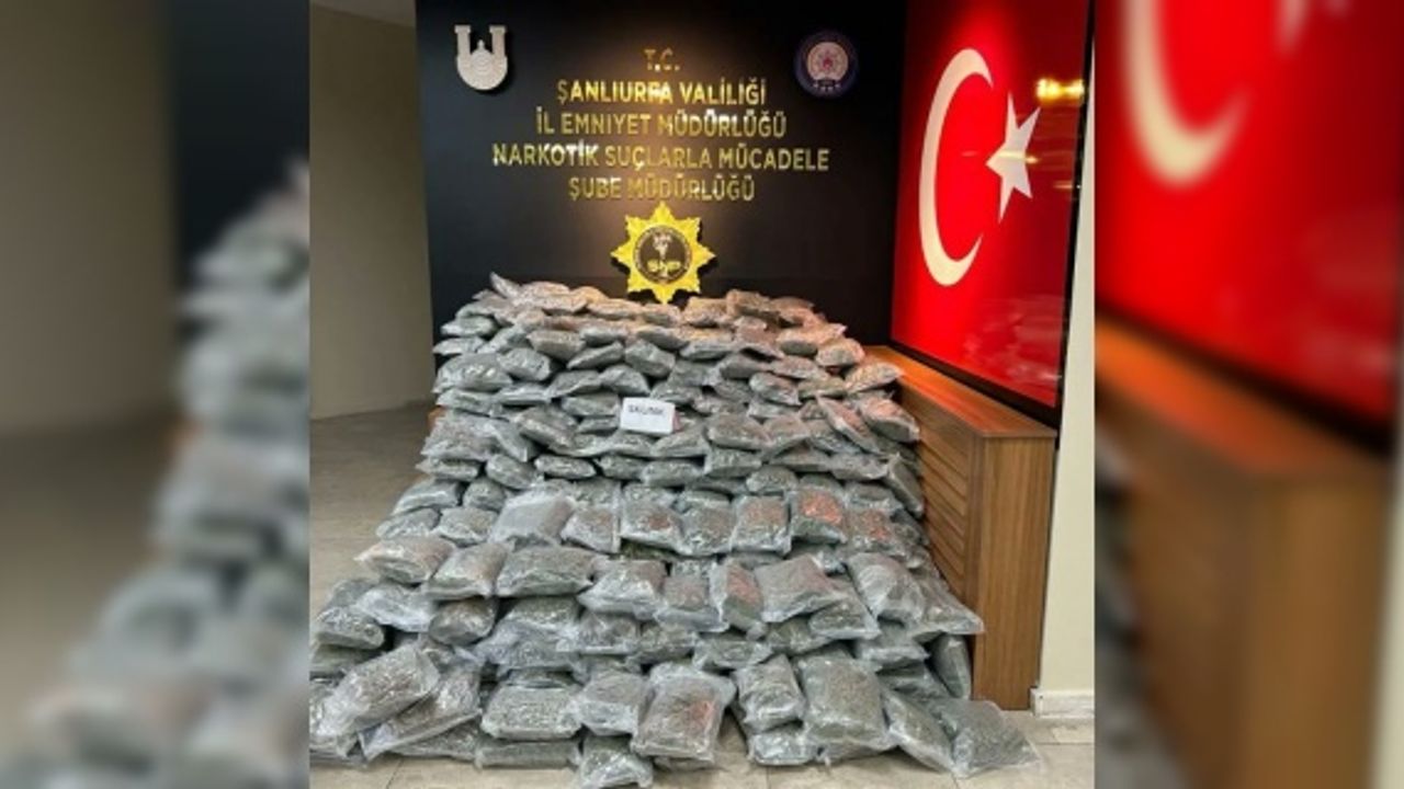 177 Kilogram SKUNK maddesi ele geçirildi.