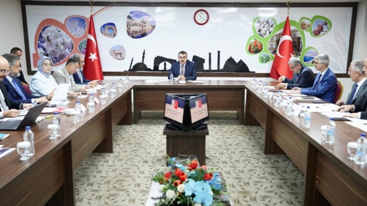 BAKAN TEKİN, ŞANLIURFA'DA İL EĞİTİM DEĞERLENDİRME TOPLANTISI'NA KATILDI