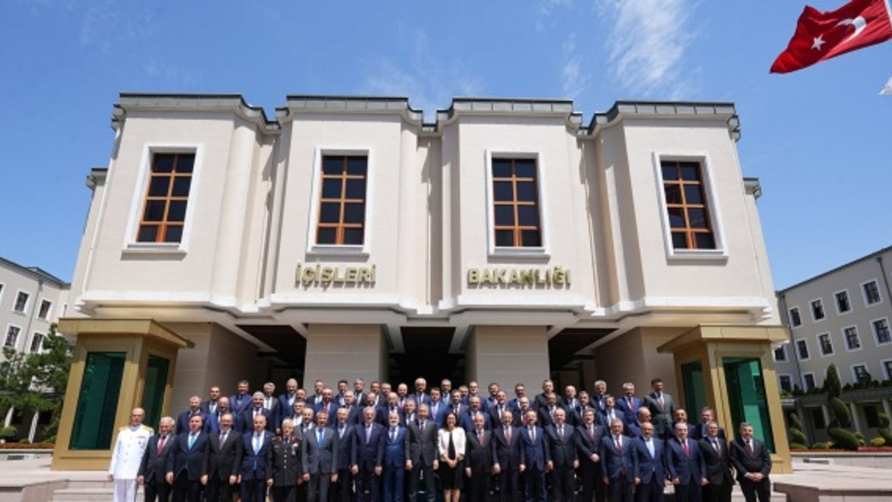 Bakan Yerlikaya "Tüm Valilerimize başarılar diliyorum"