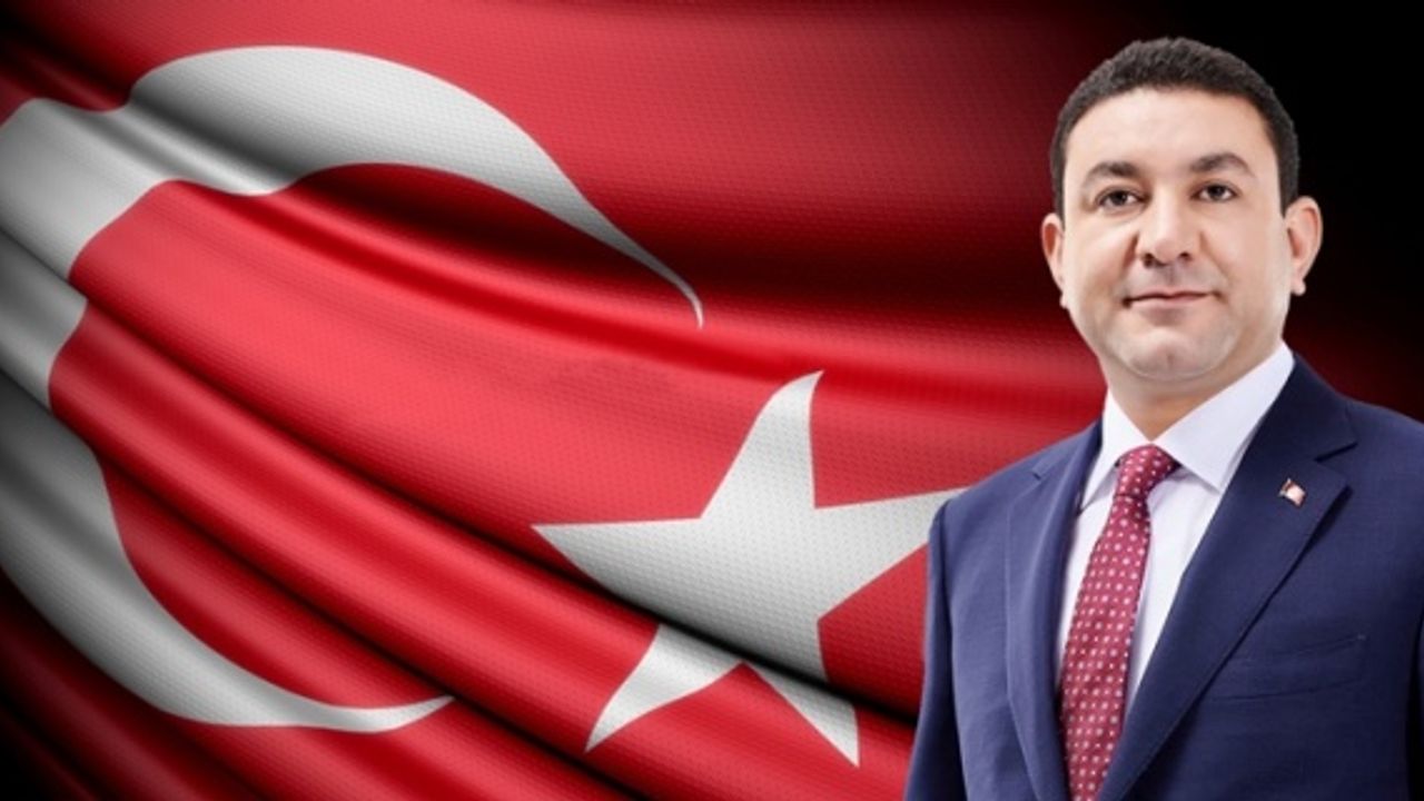 Başkan Özyavuz "bu vatan için canını feda eden tüm şehitlerimizi rahmetle anıyor, gazilerimize şükranlarımı sunuyorum.”