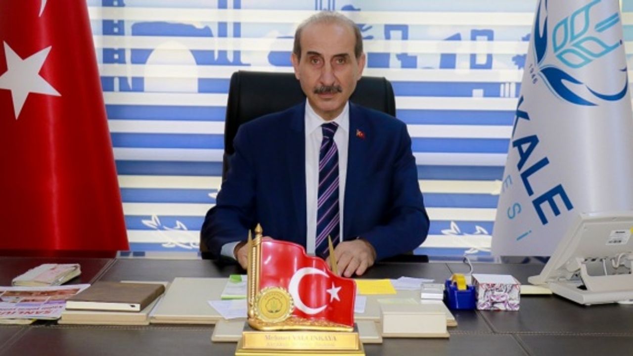 Başkan Yalçınkaya "Gazi Mustafa Kemal Atatürk’ü ve tüm şehitlerimiz ile ebediyete irtihal eden gazilerimizi rahmet, saygı ve minnetle anıyorum.”