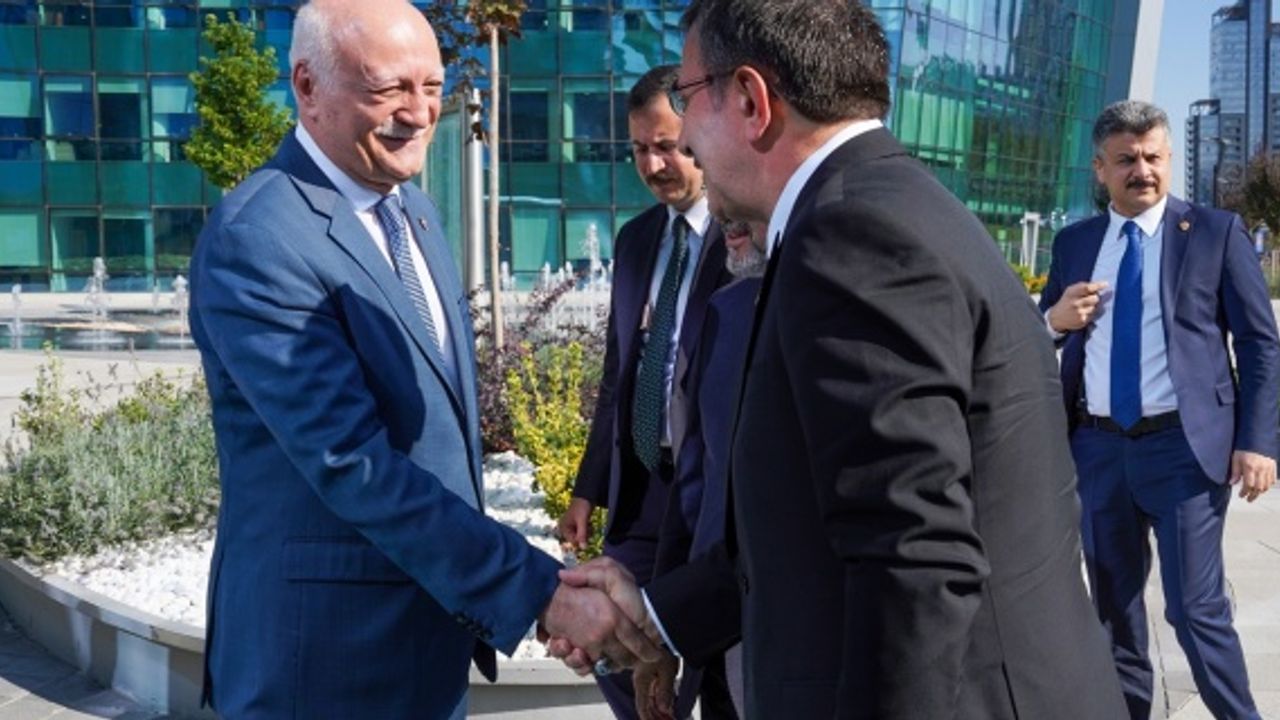 Bayraktar "üreticilerimizin açıklanan mısır fiyatına göstermiş olduğu tepkiyi gündeme taşıdı"