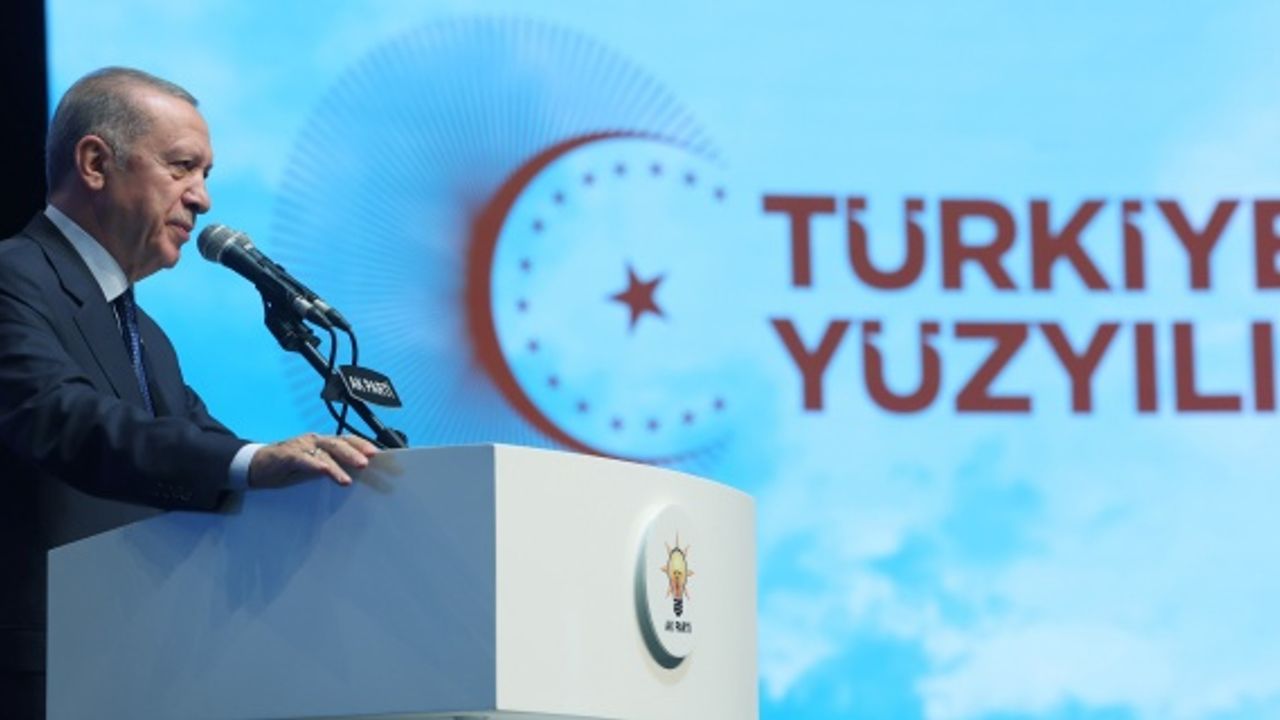 Cumhurbaşkanı Erdoğan "Eski Türkiye’nin bakiyesi bu arkaik ekibi hep birlikte emekliye sevk edelim."