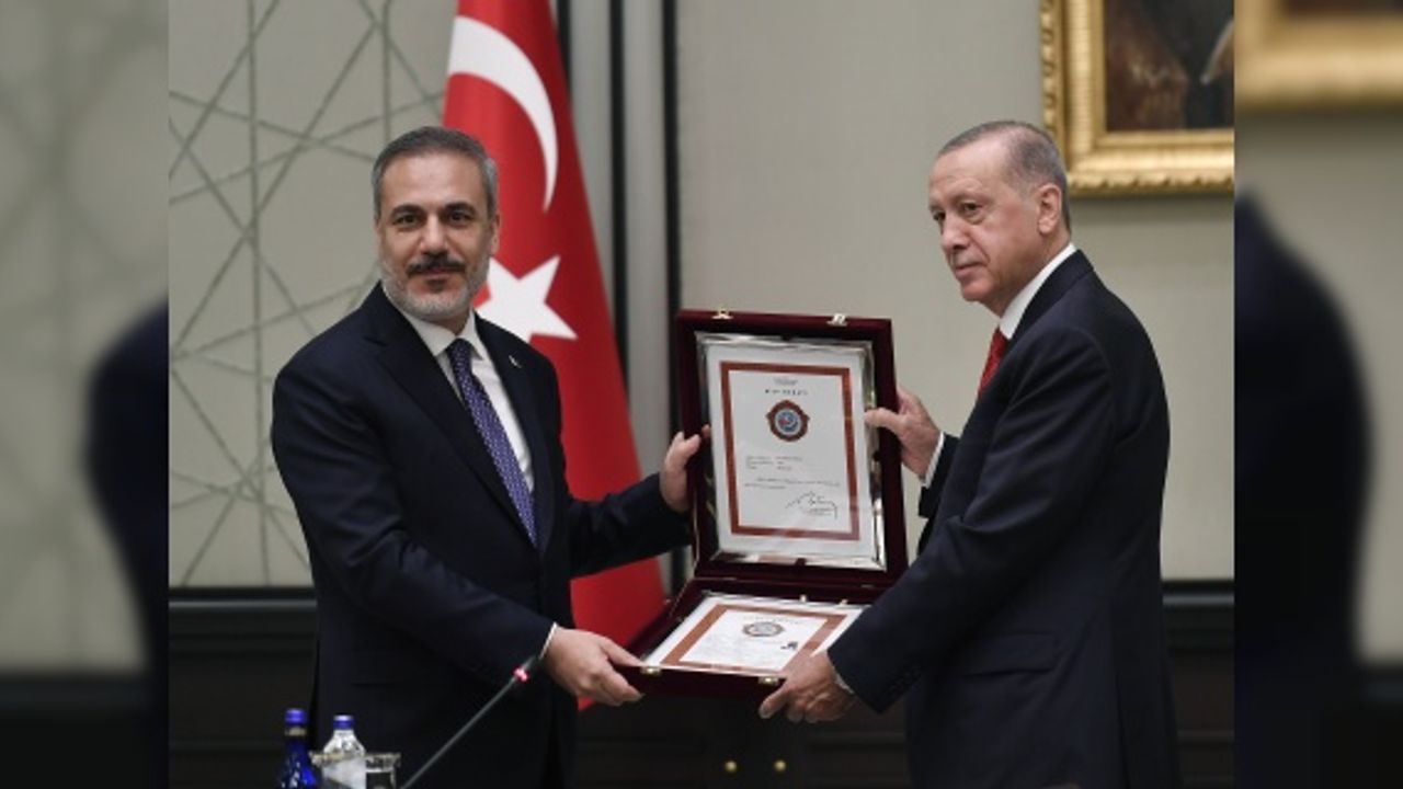 Fidan'a "Devlet Üstün Hizmet Madalyası"