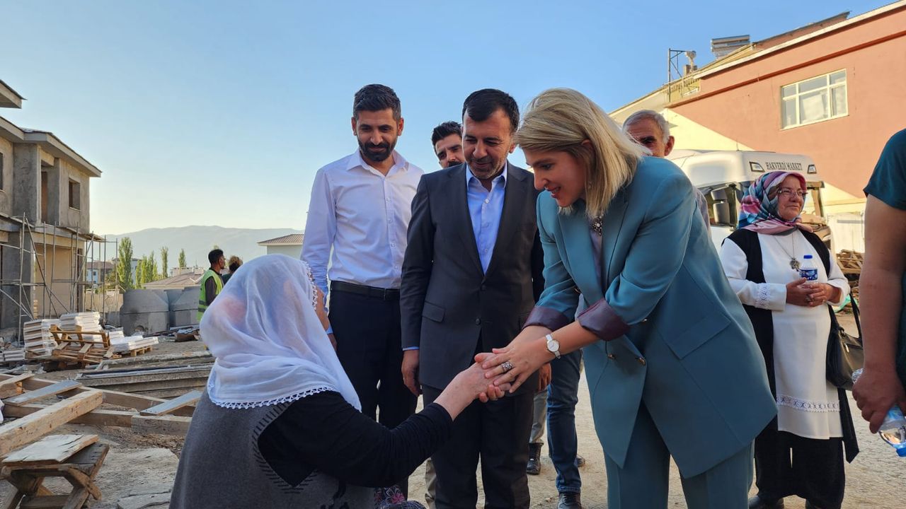 AK Parti Milletvekili Ölmeztoprak Pütürge'yi ziyaret etti.