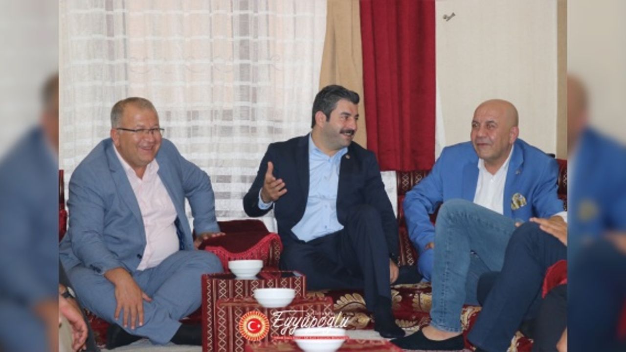 Eyyüpoğu,Haltanlı Sosyal Yardımlaşma ve Dayanışma Derneği Başkanı Erol Günbay’ı ziyaret edip dernek üyeleriyle bir araya geldi.