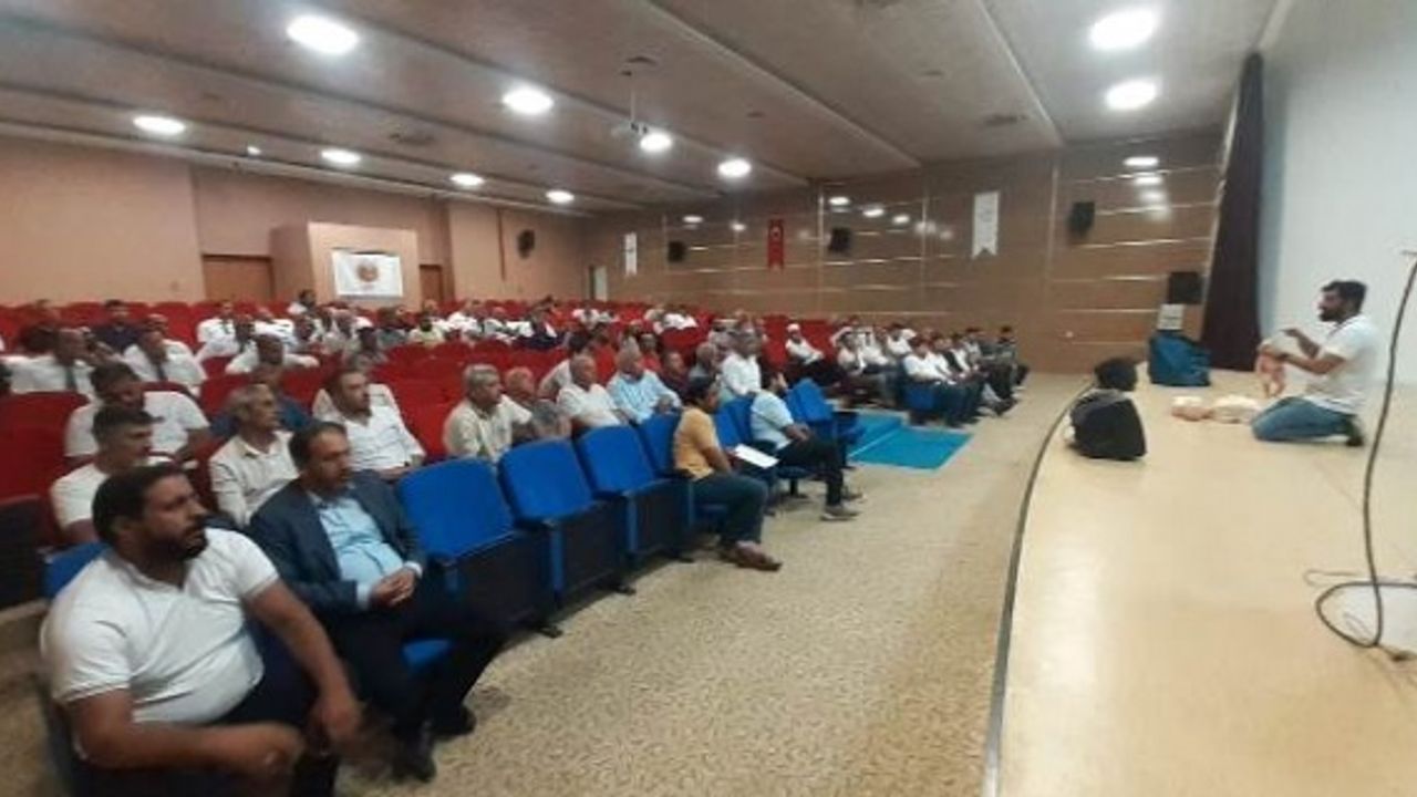 Okulların Açılmasıyla Servis Şoförlerine İlk yardım  Eğitimi Verildi.