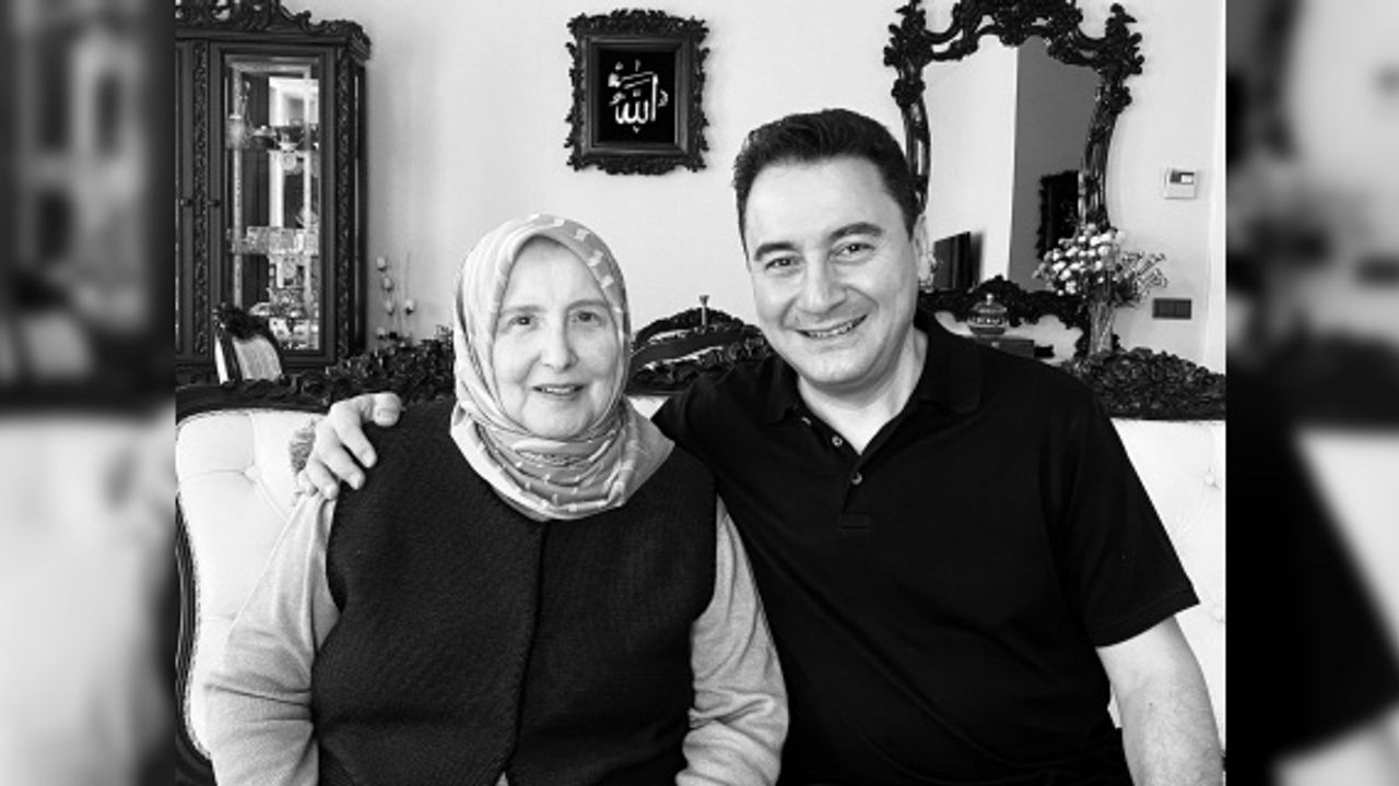 Erbülbül "Merhumeye Allah’tan rahmet, ailesine ve yakınlarına başsağlığı diliyorum"