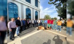 Başkan Kaya, borsa başkanlığında tebrikleri kabul etmeye devam ediyor.