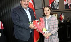 Başkan Ekinci, koltuğunu Elif’e devretti