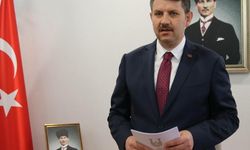 Vali Ayhan "Bu güzel günlerin memleketimize ve bütün dünya insanlığına barış, huzur, sağlık ve esenlik getirmesini temenni ediyorum."