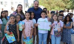 Başkan Ekinci karne sevinci yaşayan tüm öğrencilerimize güzel bir yaz tatili geçirmelerini temenni ediyorum"