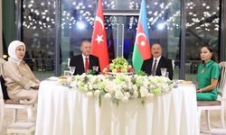 Cumhurbaşkanı Erdoğan, Azerbaycan Cumhurbaşkanı Aliyev’in onuruna verdiği yemeğe katıldı