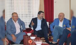 Eyyüpoğu,Haltanlı Sosyal Yardımlaşma ve Dayanışma Derneği Başkanı Erol Günbay’ı ziyaret edip dernek üyeleriyle bir araya geldi.