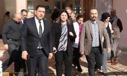 Vali yardımcısı Mercan Sağlık Müdürü Doç.Dr.Solmaz ile birlikte Kapalı Psikiyatri Servisinde yatan Hastaları ziyaret etti.