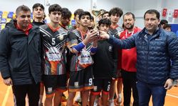 BÜYÜKŞEHİR BELEDİYESİ VOLEYBOL A TAKIMI FİLEDE LİDER